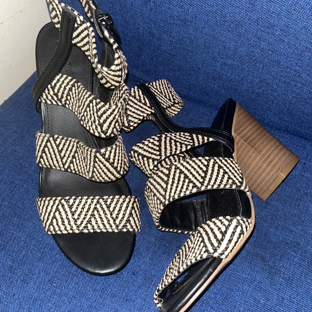 Sandals😍